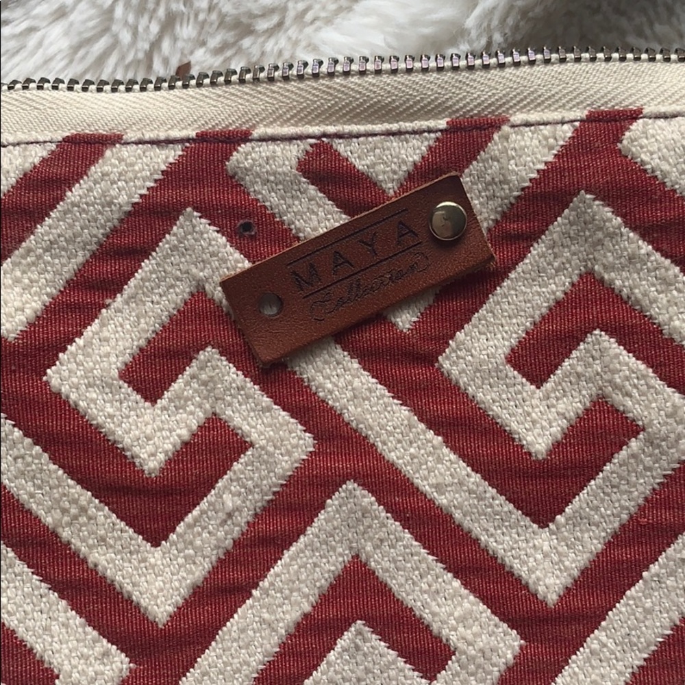 Aztec Crossbody - Picture 2 of 6